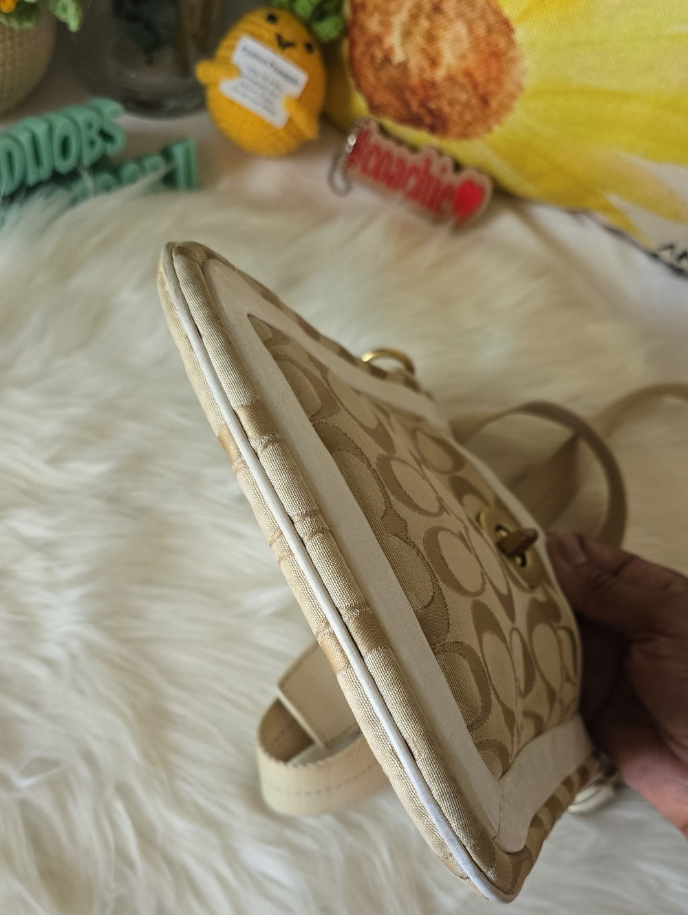 Coach SIG C's Crossbody Bag with turnlock And White Trim - Picture 6 of 13